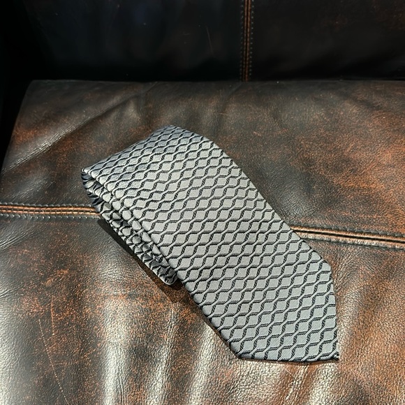 Escada Silver Patterned Silk Tie - Picture 1 of 5